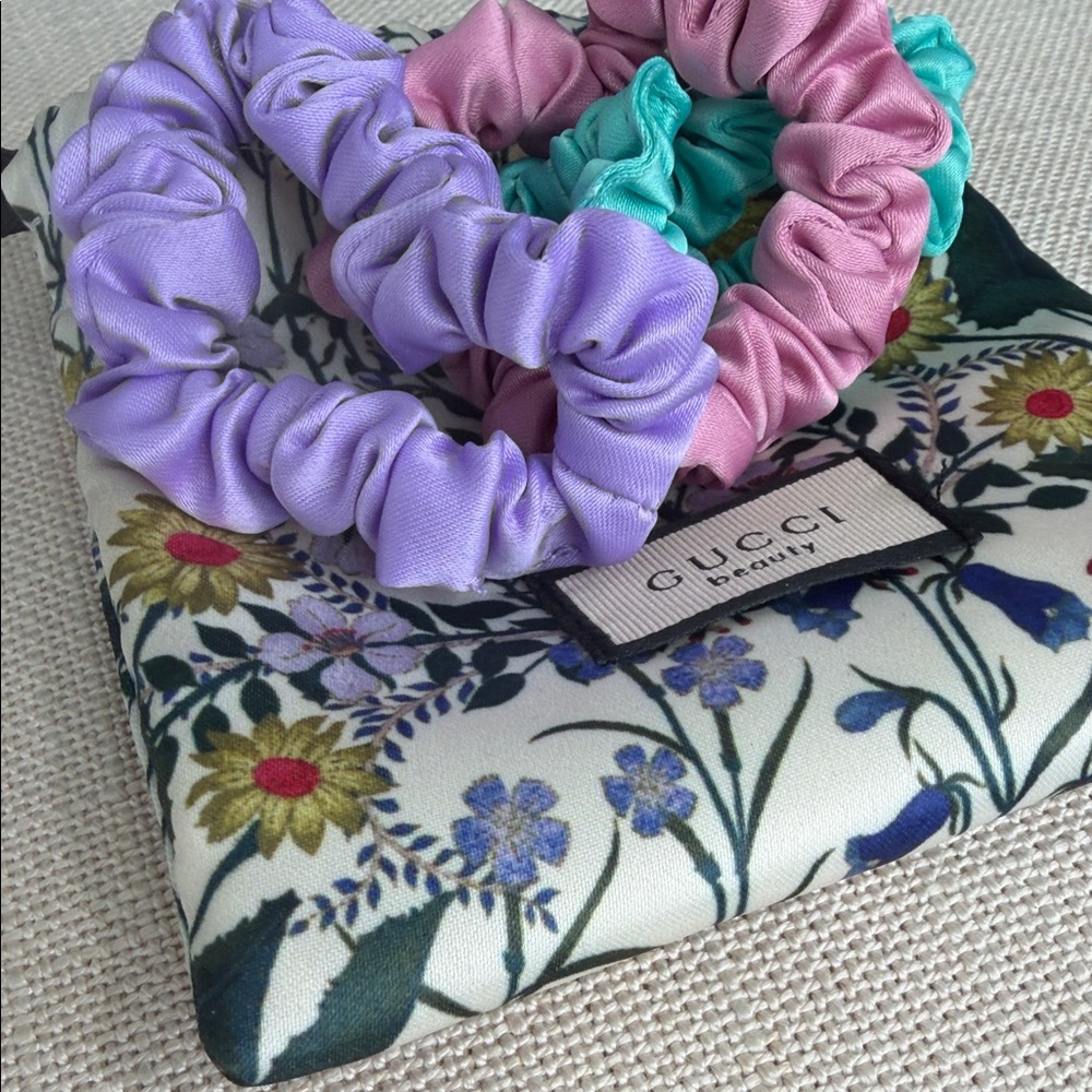 Gucci Set of 3 Satin Hair Scrunchie - Picture 2 of 6